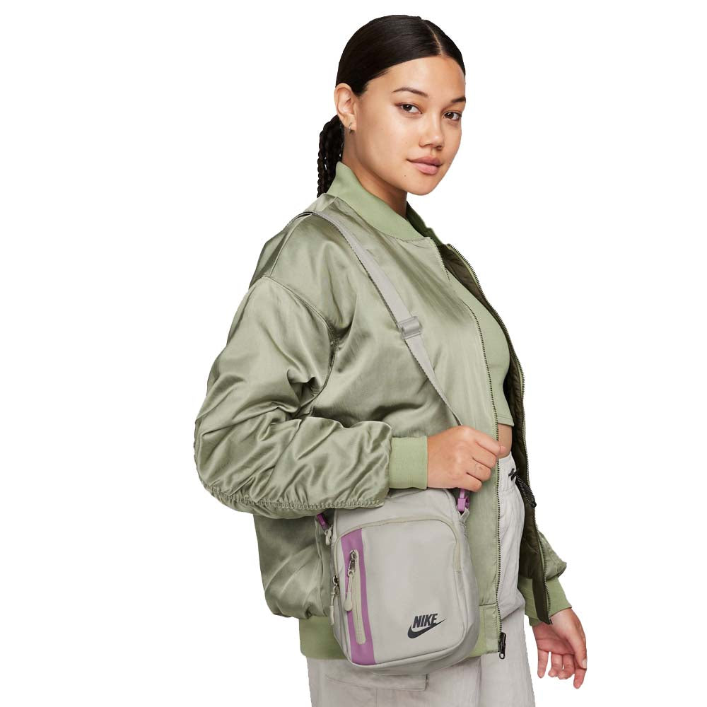 Sabrina Ionescu Sabrina Elemental Premium Crossbody Bag (4L)