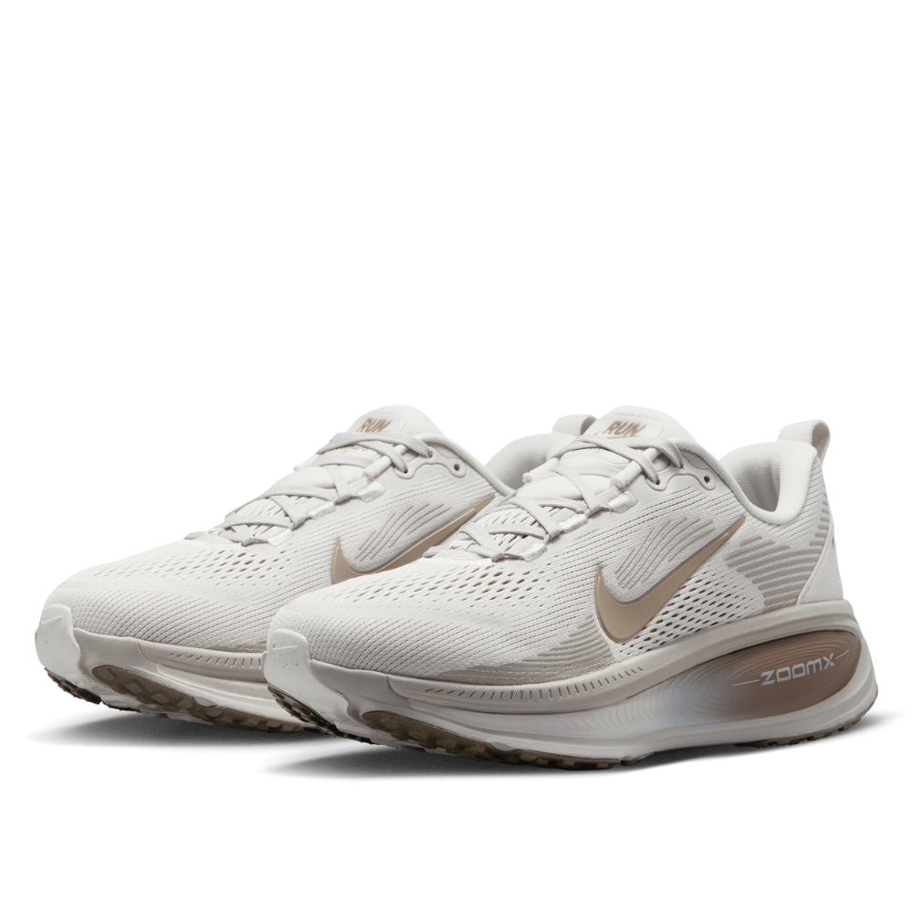 Nike Women's Vomero 18 Road Running Shoes