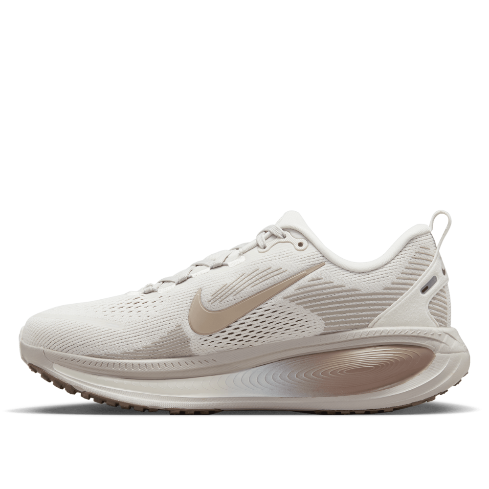 Nike Women's Vomero 18 Road Running Shoes