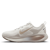 Nike Women's Vomero 18 Road Running Shoes