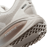 Nike Women's Vomero 18 Road Running Shoes