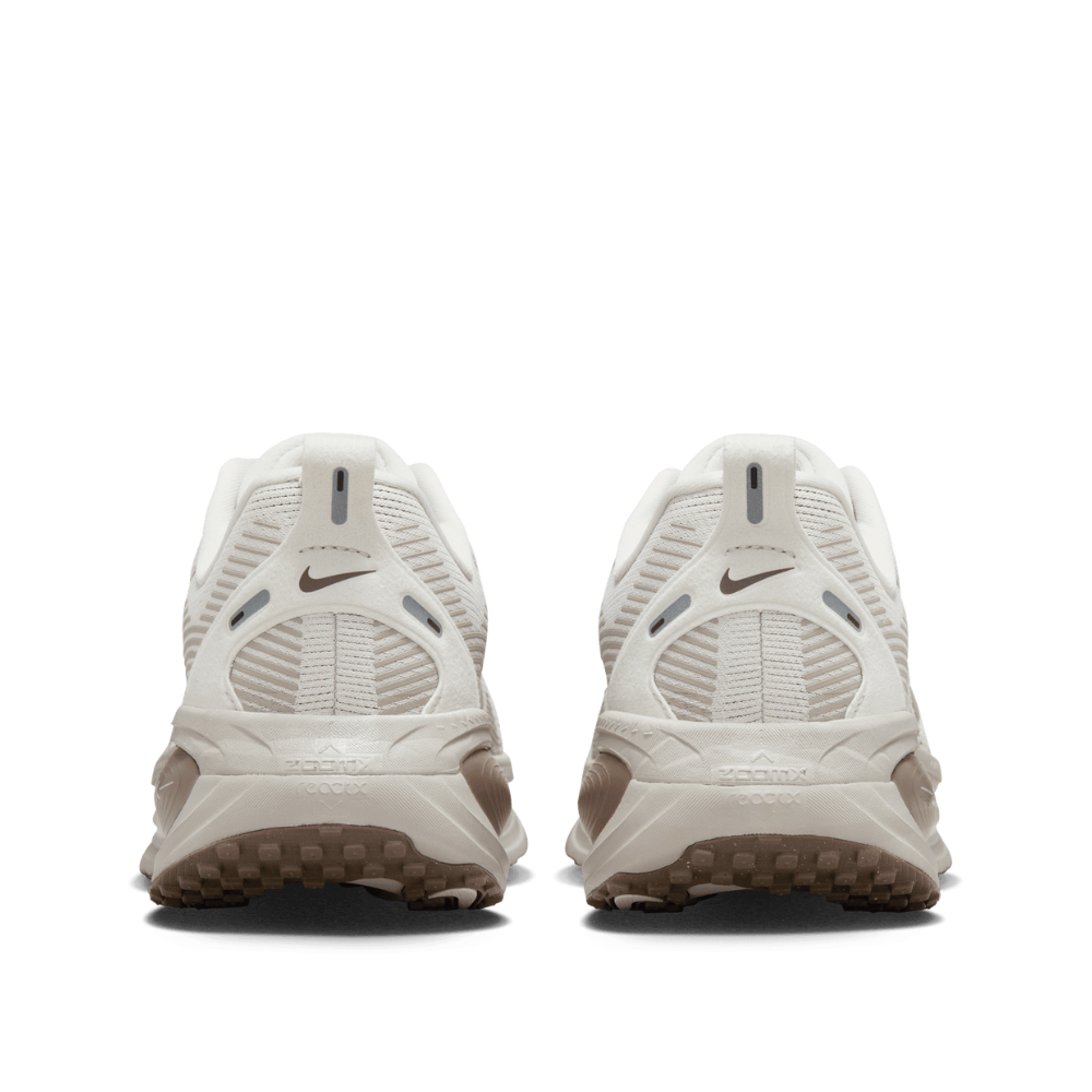 Nike Women's Vomero 18 Road Running Shoes