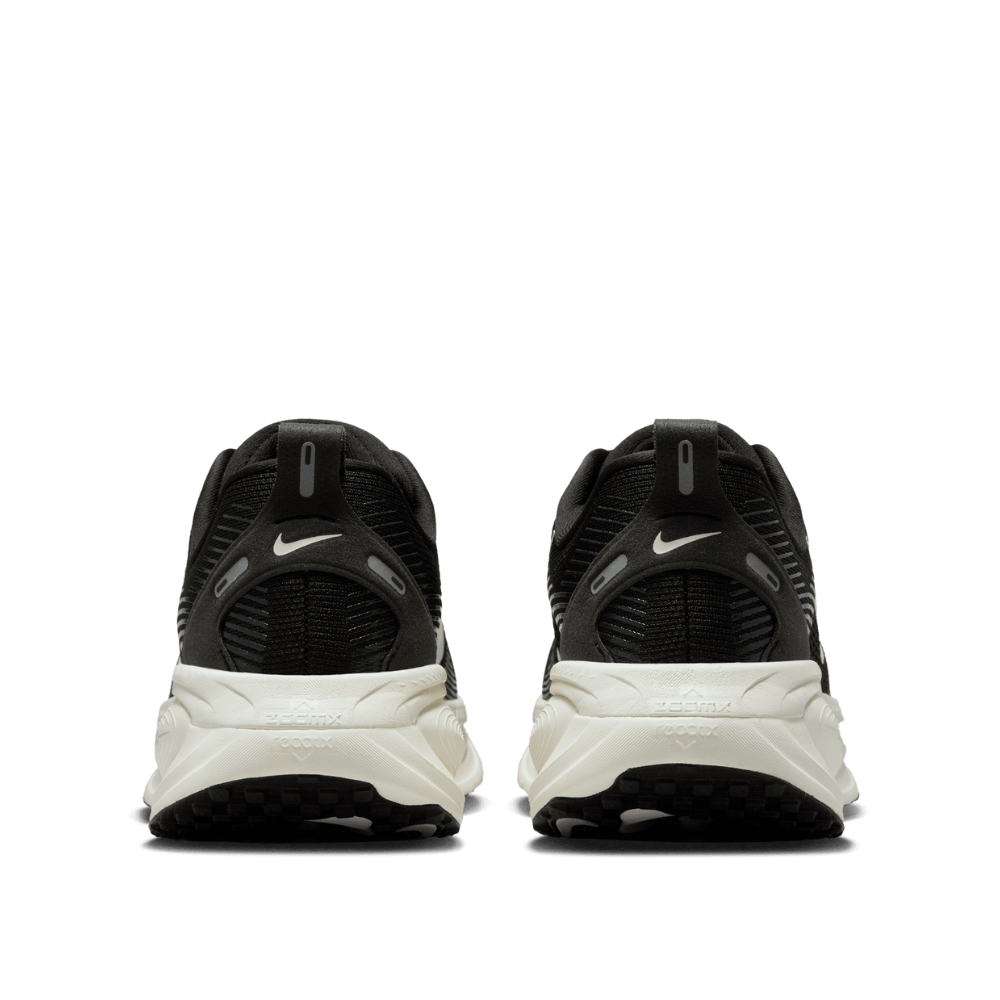 Nike Women's Vomero 18 Road Running Shoes