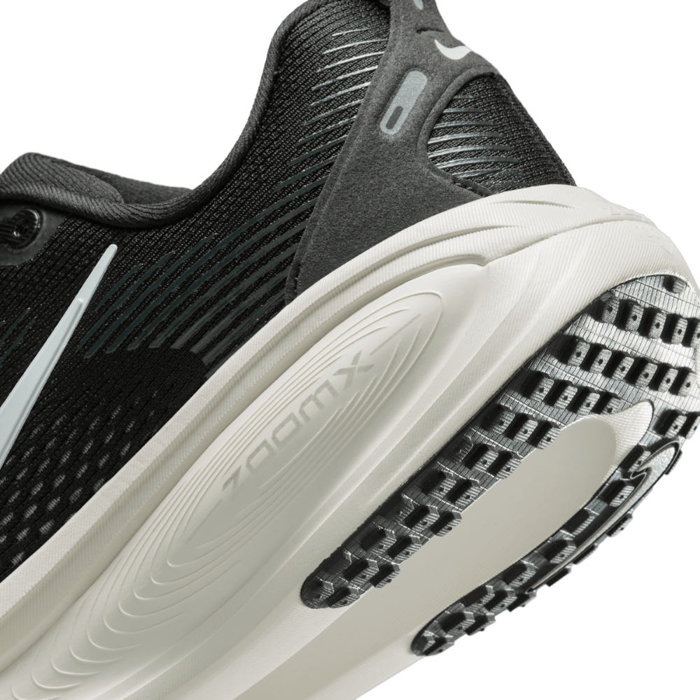 Nike Women's Vomero 18 Road Running Shoes