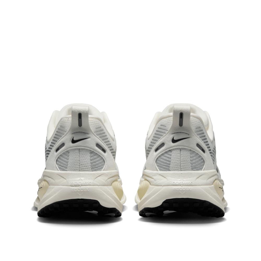Nike Women's Vomero 18 Road Running Shoes