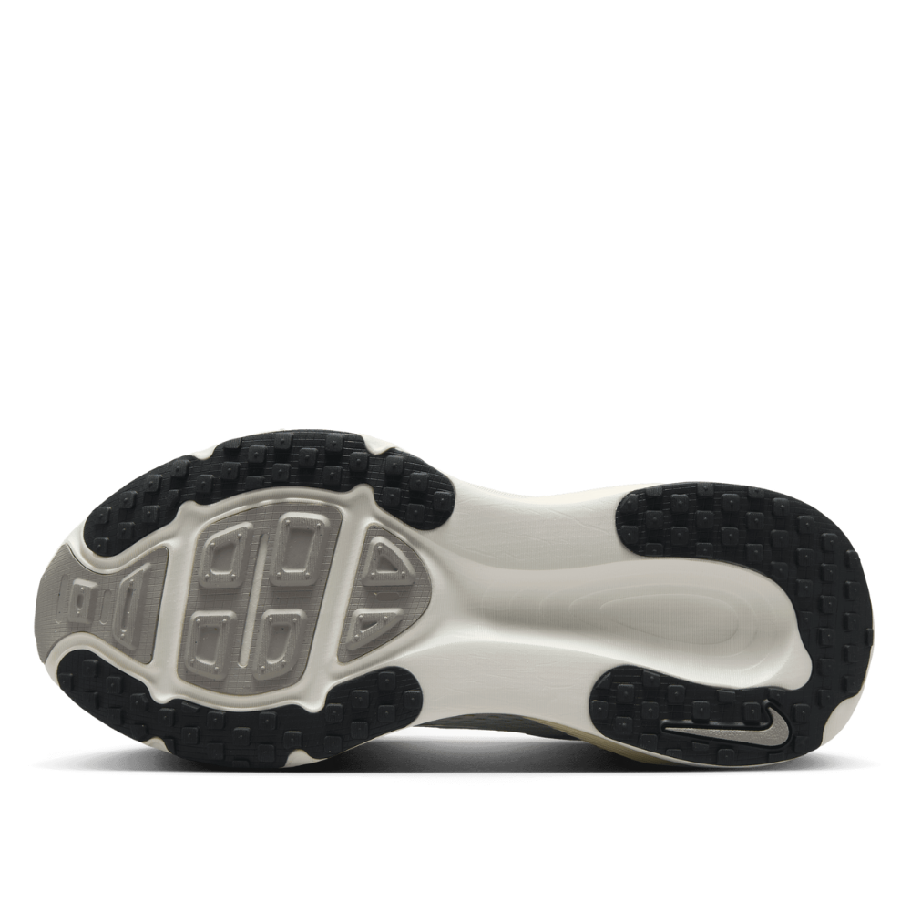 Nike Women's Vomero 18 Road Running Shoes