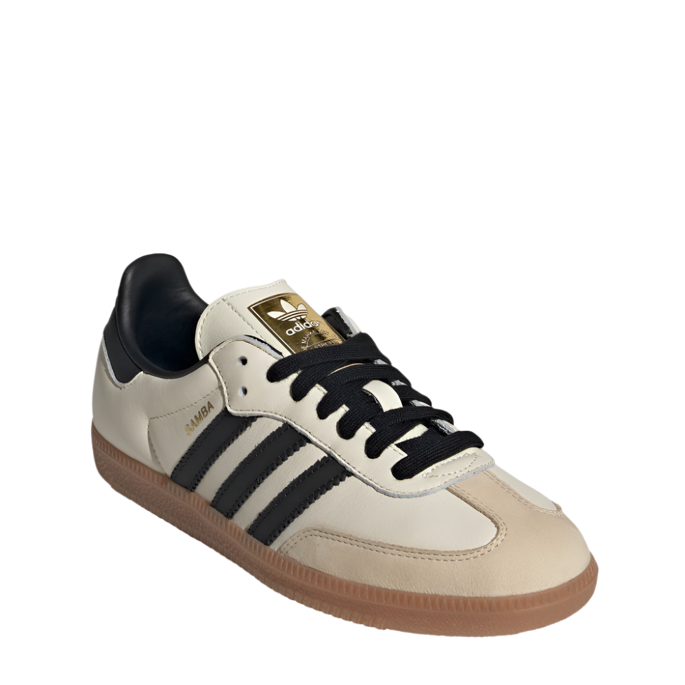 ID0478_6_FOOTWEAR_Photography_FrontLateralTopView_whitecopy.png