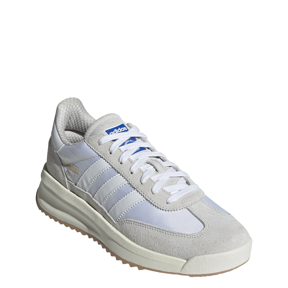 ID1031_6_FOOTWEAR_Photography_FrontLateralTopView_transparentcopy.png