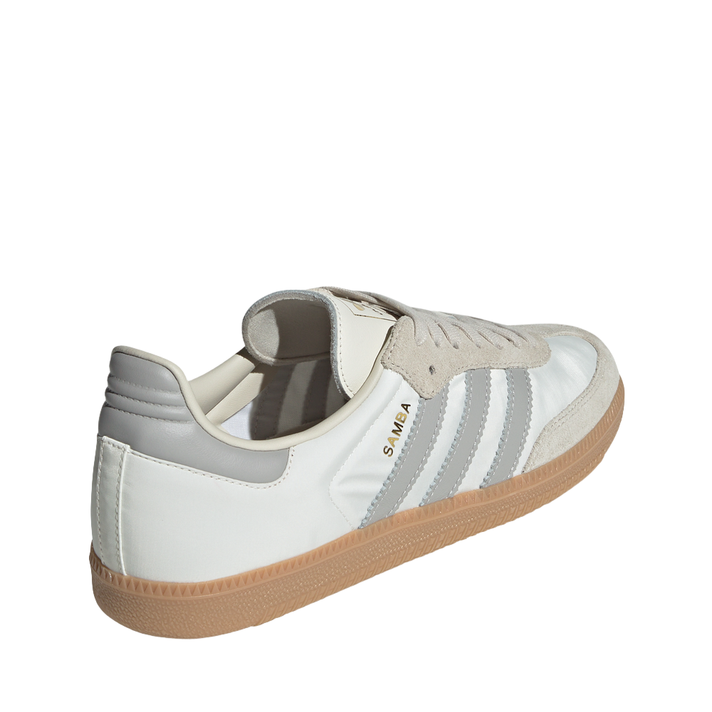 ID1448_7_FOOTWEAR_Photography_BackLateralTopView_whitecopy.png