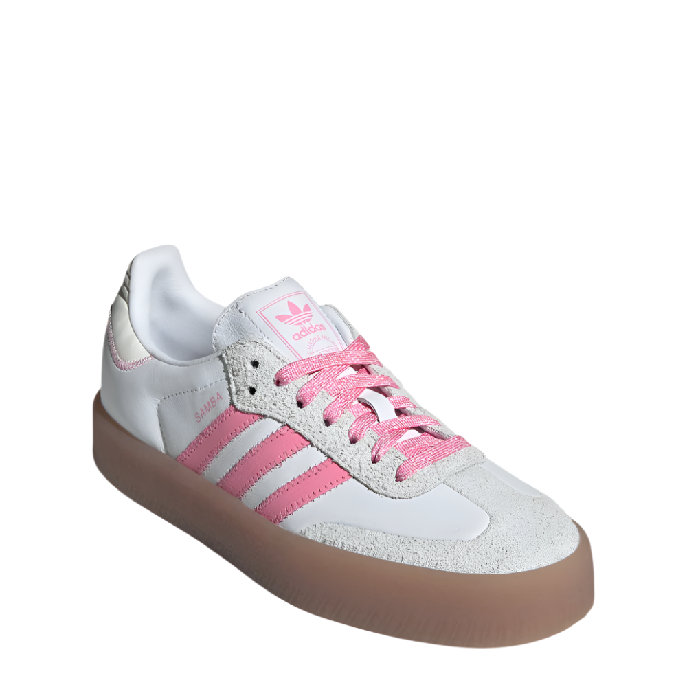 IE9109_6_FOOTWEAR_Photography_FrontLateralTopView_whitecopy_bf03cbf8-f906-47e8-a2b6-016916f650f4.png