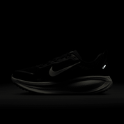 Nike Men's  Vomero 18 Wide Running Shoes