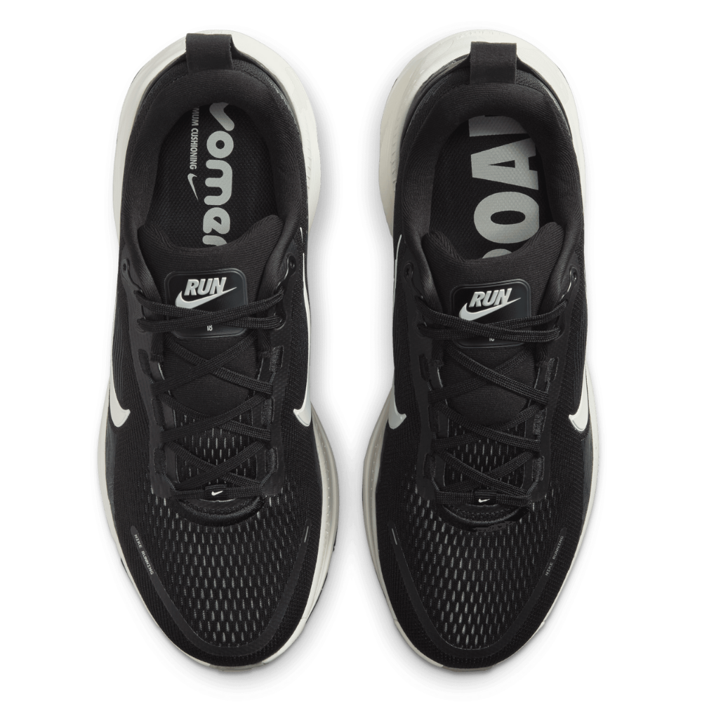 Nike Men's  Vomero 18 Wide Running Shoes