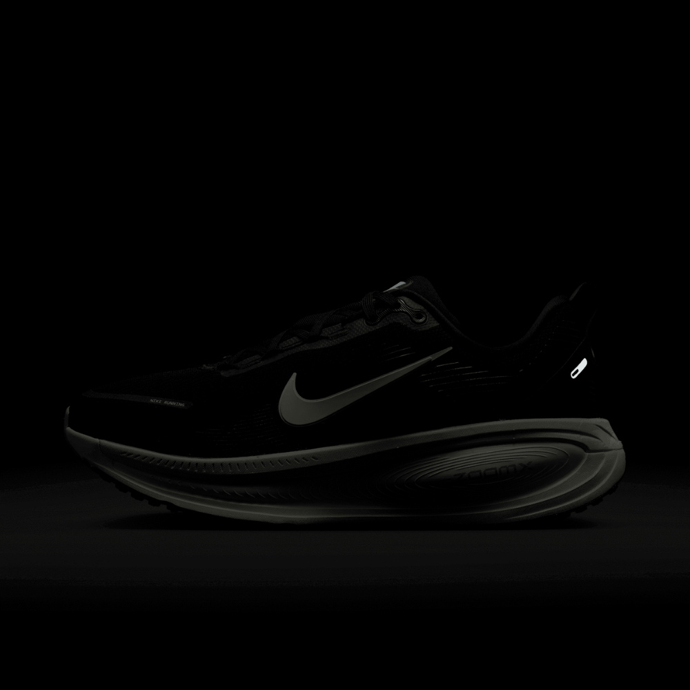 Nike Men's  Vomero 18 Wide Running Shoes