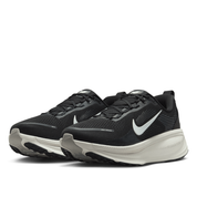 Nike Men's  Vomero 18 Wide Running Shoes