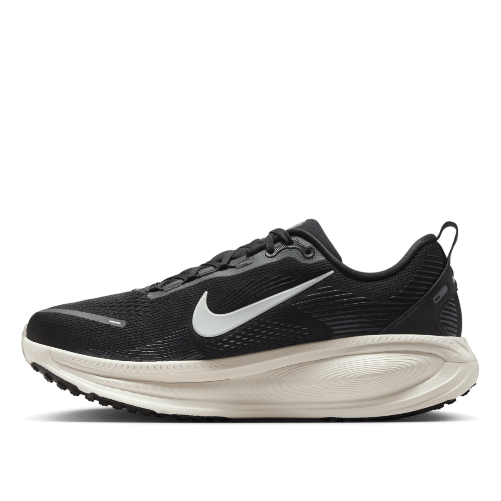 Nike Men's  Vomero 18 Wide Running Shoes