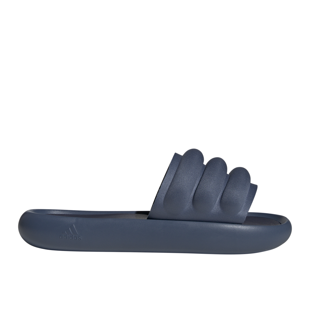 IG6872_1_FOOTWEAR_Photography_SideLateralCenterView_transparentcopy.png