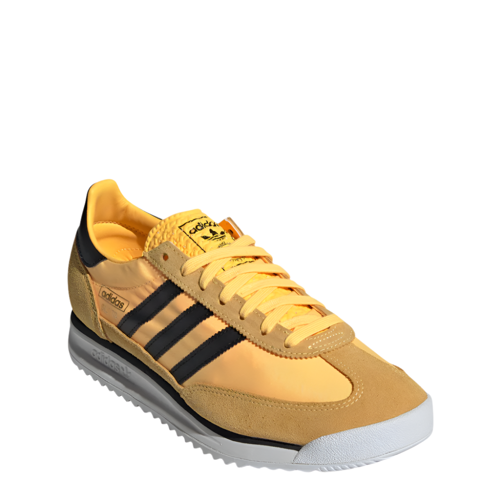 IH7912_6_FOOTWEAR_Photography_FrontLateralTopView_whitecopy_07d55e71-d327-4cde-8fc3-e3d245524292.png