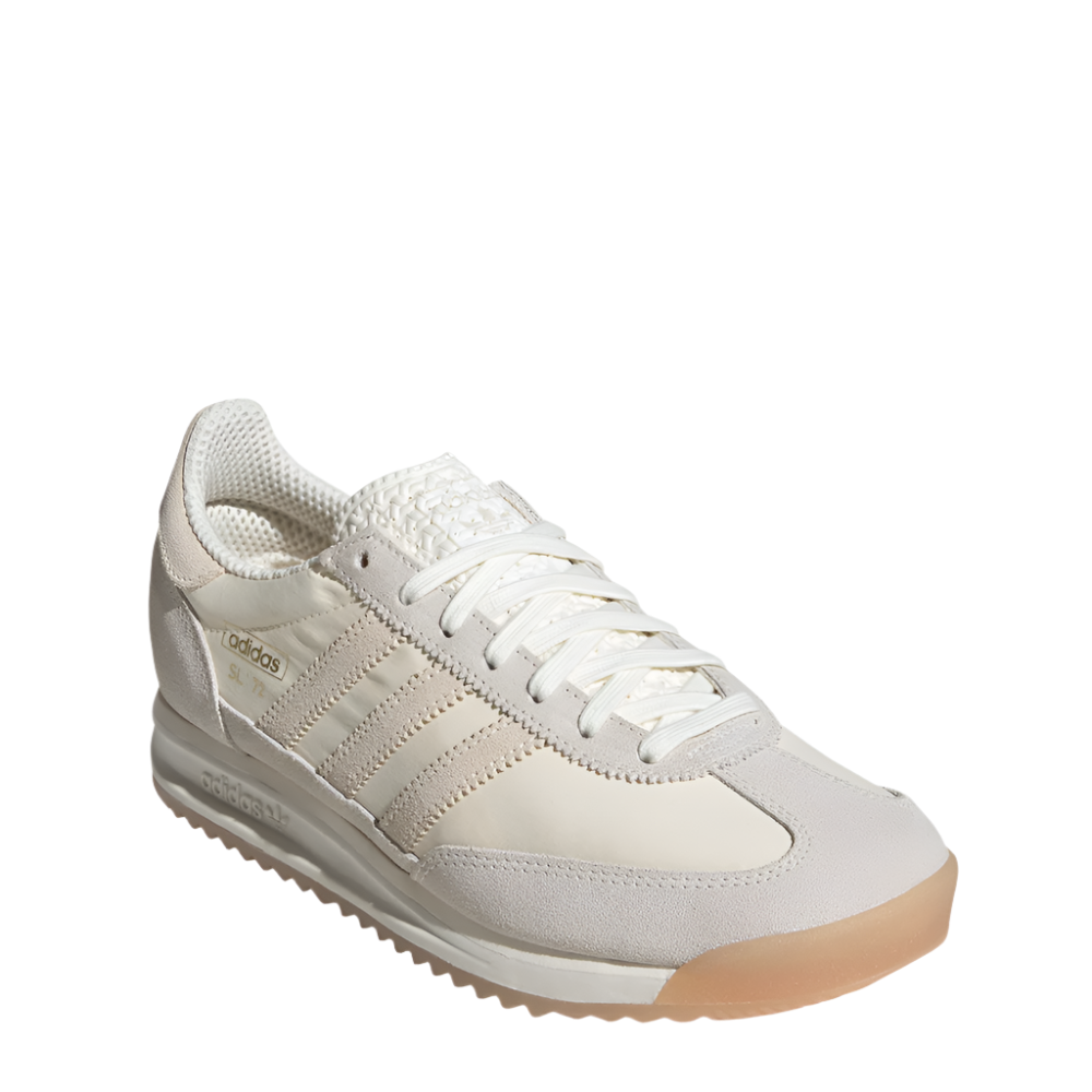 JH5100_6_FOOTWEAR_Photography_FrontLateralTopView_whitecopy.png