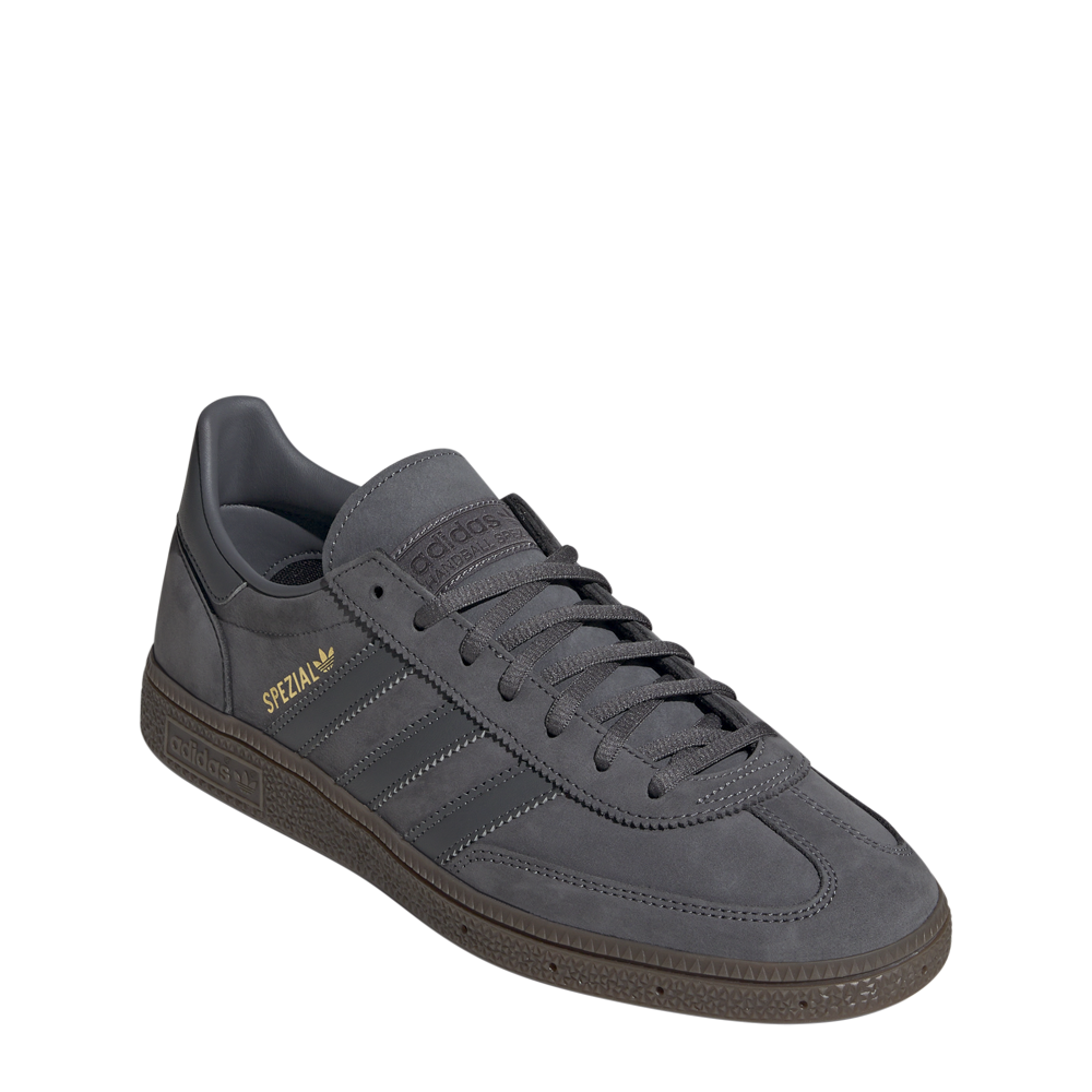 JH5447_6_FOOTWEAR_Photography_FrontLateralTopView_transparentcopy.png