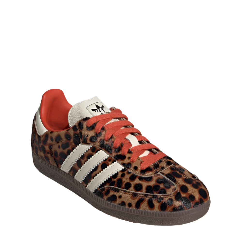JI2734_6_FOOTWEAR_Photography_FrontLateralTopView_whitecopy.png
