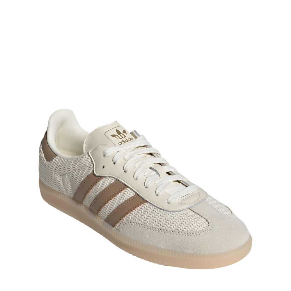 JI3185_6_FOOTWEAR_Photography_FrontLateralTopView_whitecopy.png
