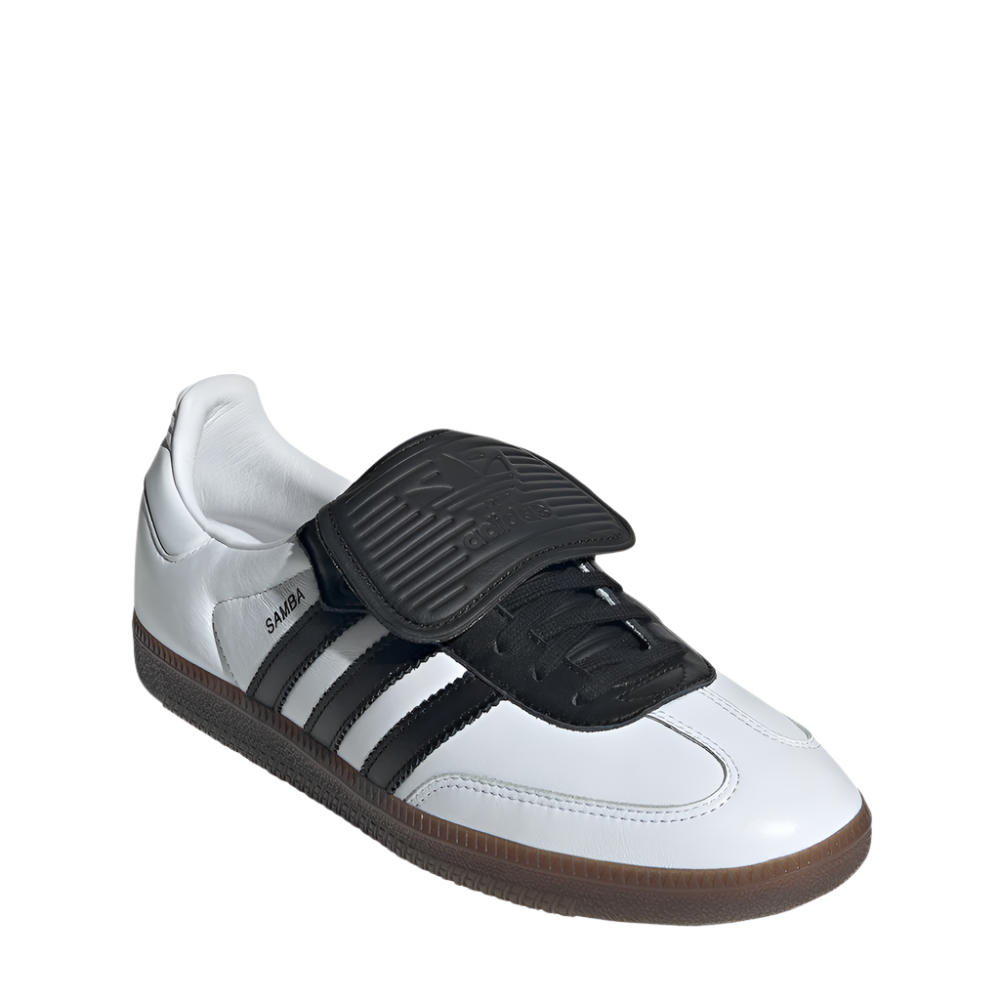 JI3199_6_FOOTWEAR_Photography_FrontLateralTopView_whitecopy.png