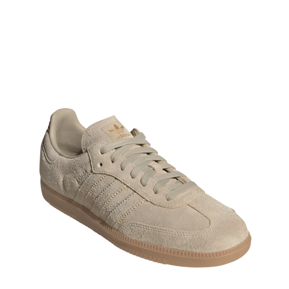 JI3210_6_FOOTWEAR_Photography_FrontLateralTopView_whitecopy.png