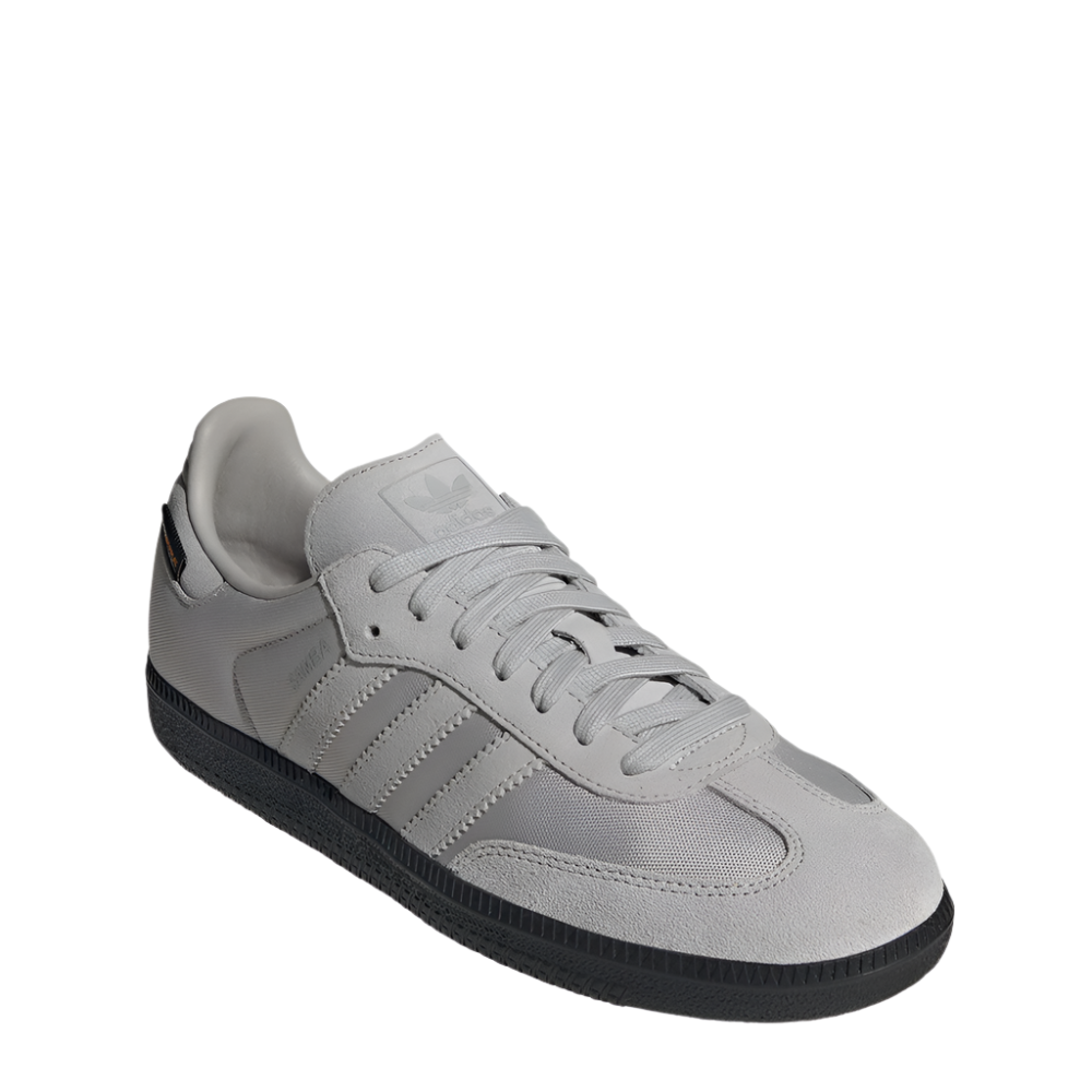 JI3212_6_FOOTWEAR_Photography_FrontLateralTopView_whitecopy.png