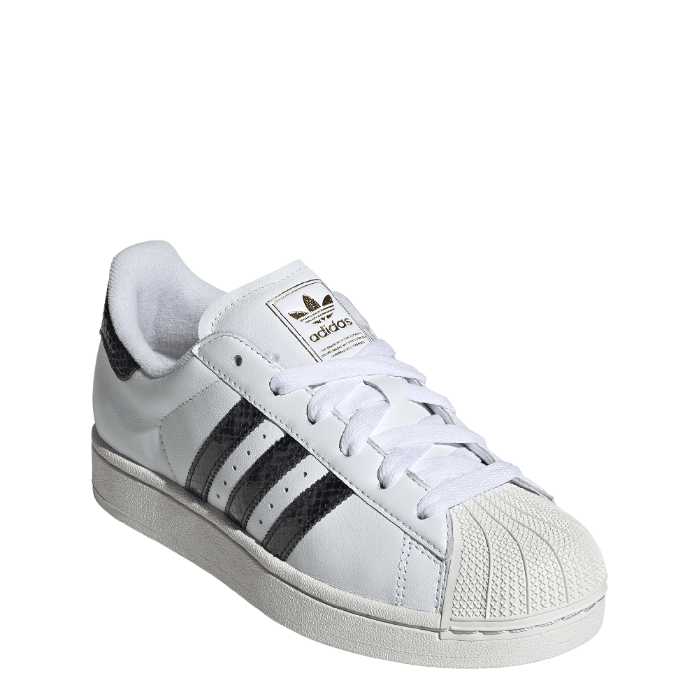 JP8162_6_FOOTWEAR_Photography_FrontLateralTopView_whitecopy.png