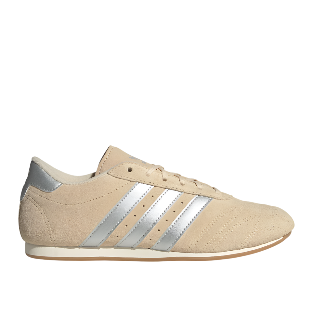 JQ0558_1_FOOTWEAR_Photography_SideLateralCenterView_white-Copycopy.png
