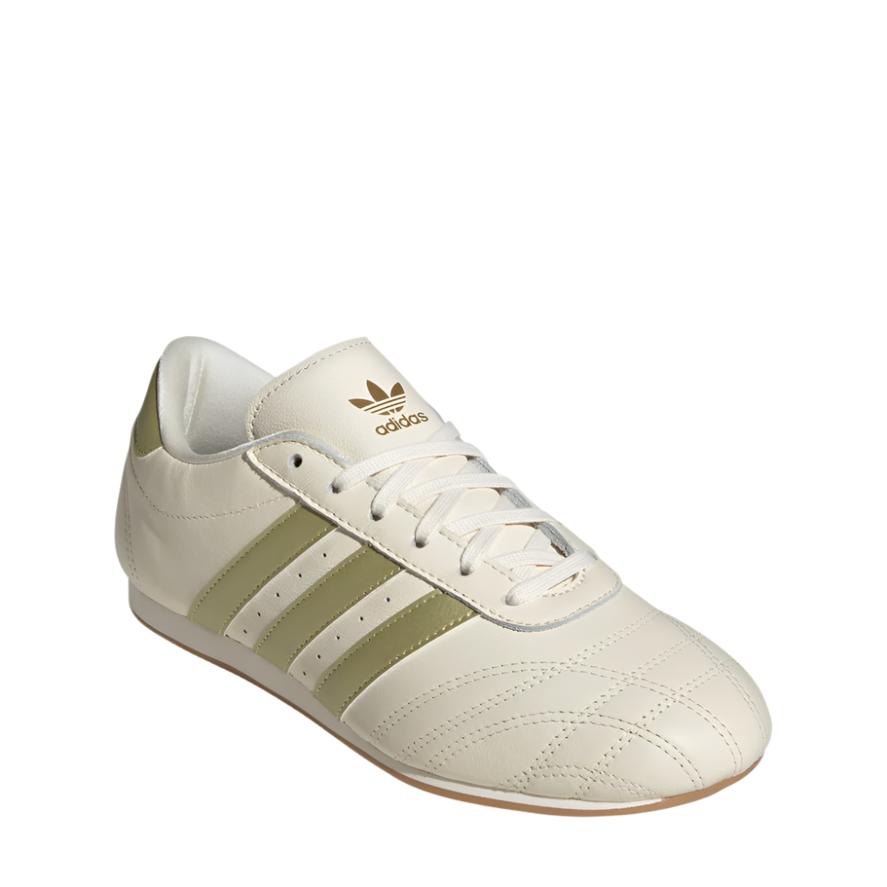 JQ0570_6_FOOTWEAR_Photography_FrontLateralTopView_whitecopy.png