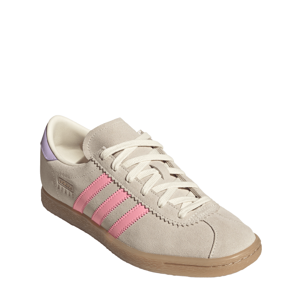 JQ9017_6_FOOTWEAR_Photography_FrontLateralTopView_whitecopy.png