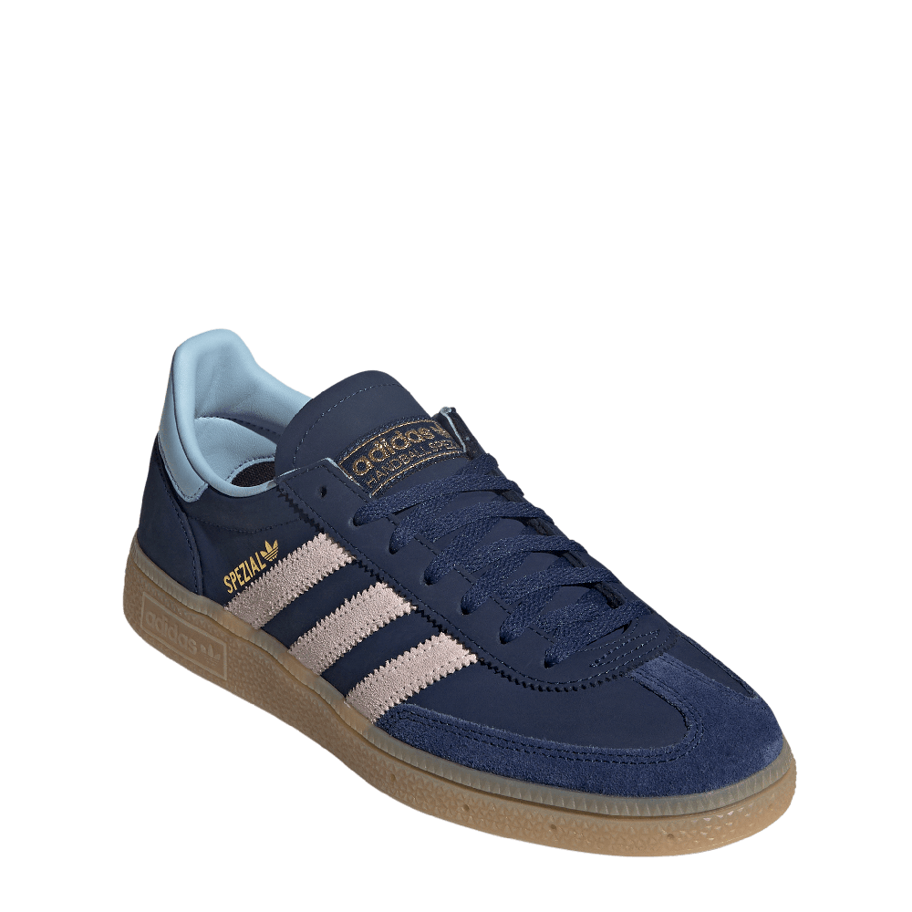 JR0851_6_FOOTWEAR_Photography_FrontLateralTopView_whitecopy.png