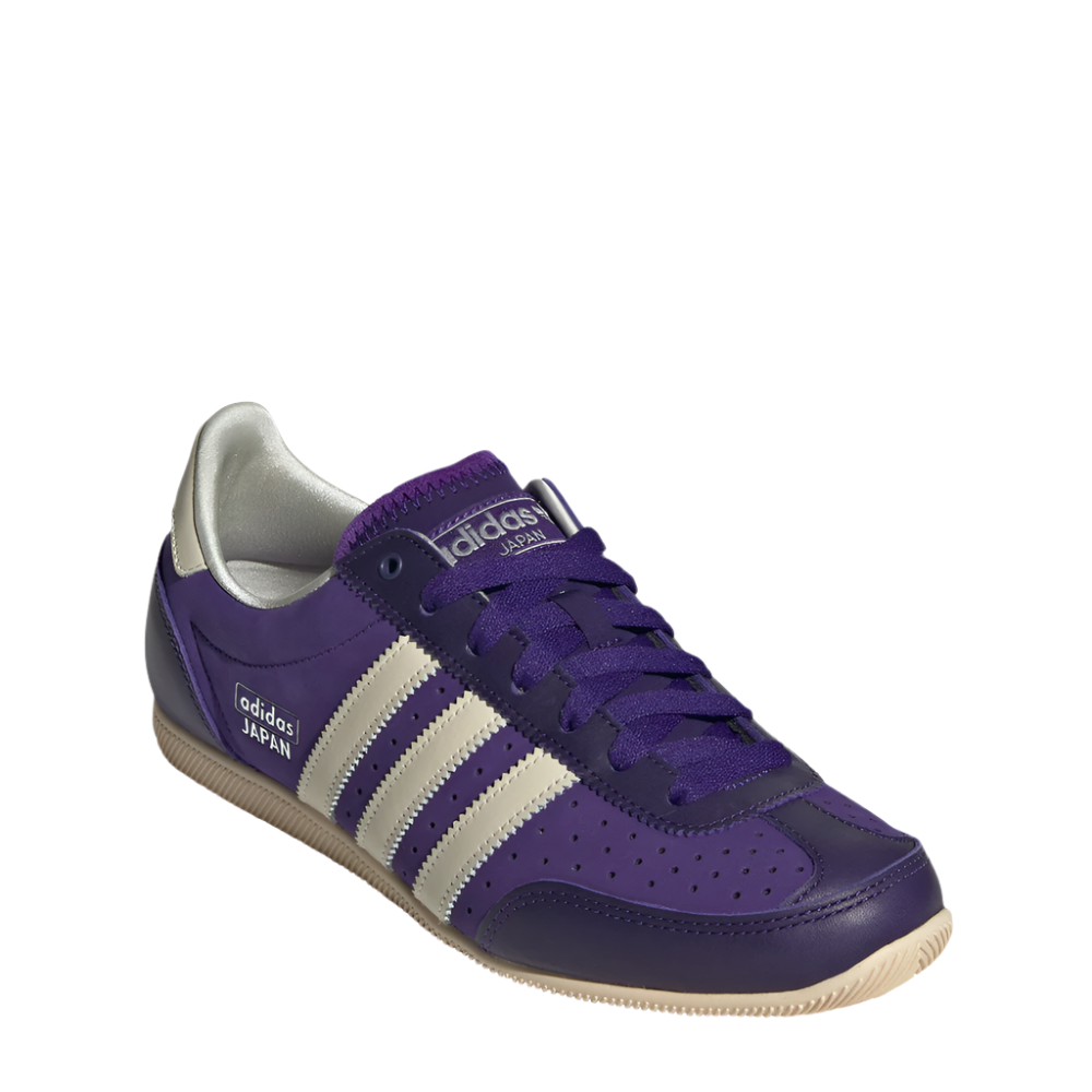 JS0252_6_FOOTWEAR_Photography_FrontLateralTopView_white-Copycopy.png