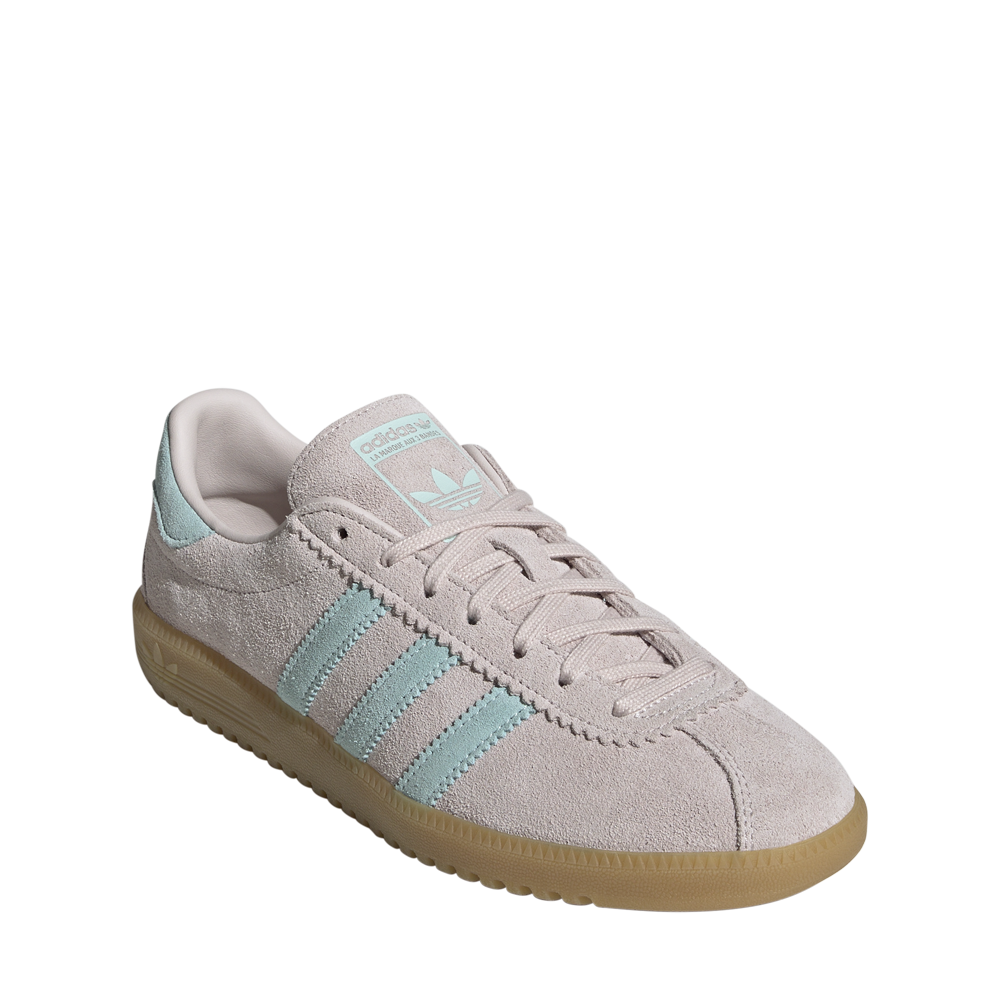 JS0256_6_FOOTWEAR_Photography_FrontLateralTopView_transparentcopy.png