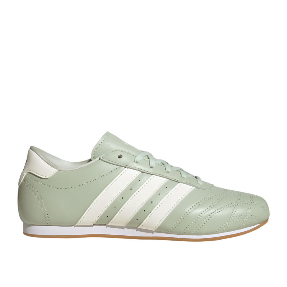 JS0710_1_FOOTWEAR_Photography_SideLateralCenterView_whitecopy.png