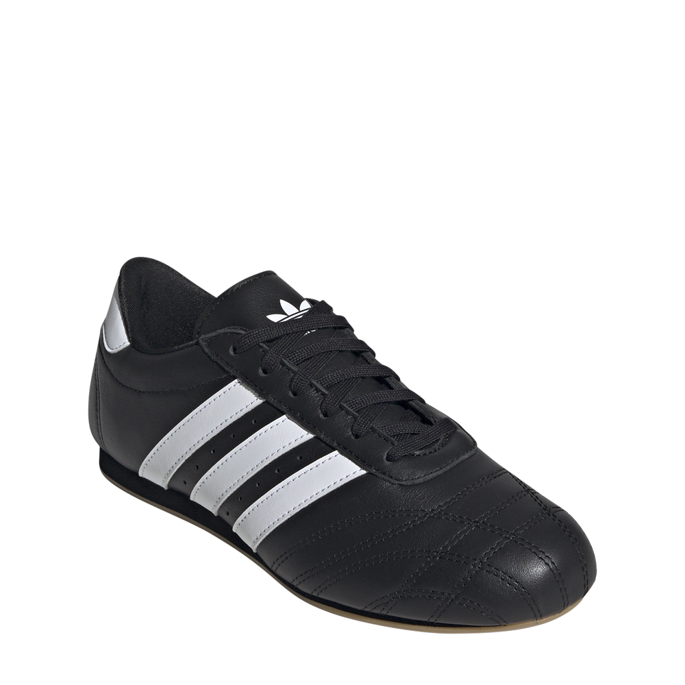 JS1193_6_FOOTWEAR_Photography_FrontLateralTopView_transparentcopy.png