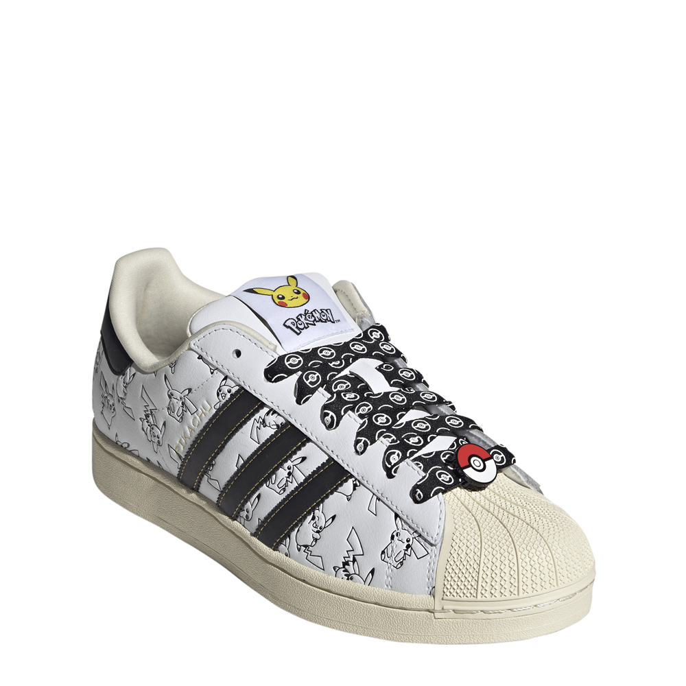 KI2857_6_FOOTWEAR_Photography_FrontLateralTopView_whitecopy.png