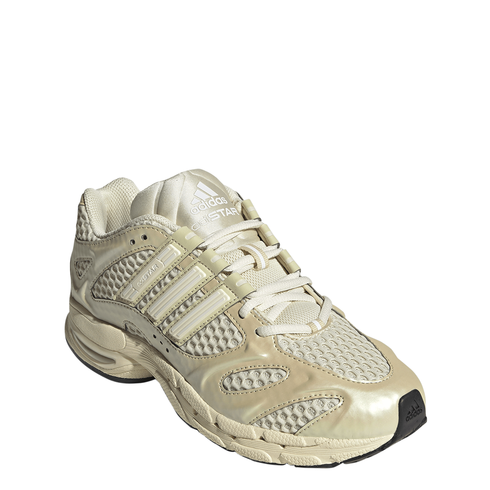KI7103_6_FOOTWEAR_Photography_FrontLateralTopView_whitecopy.png
