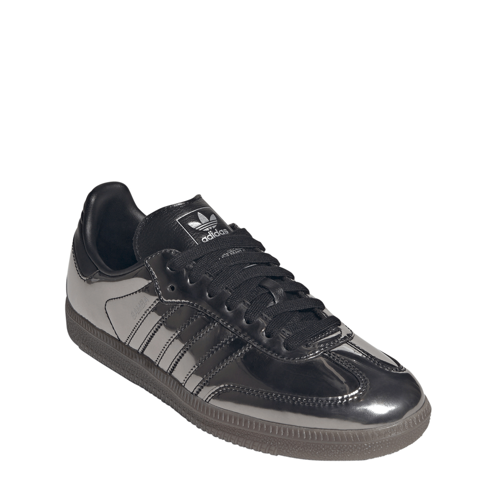 KJ7486_6_FOOTWEAR_Photography_FrontLateralTopView_whitecopy.png