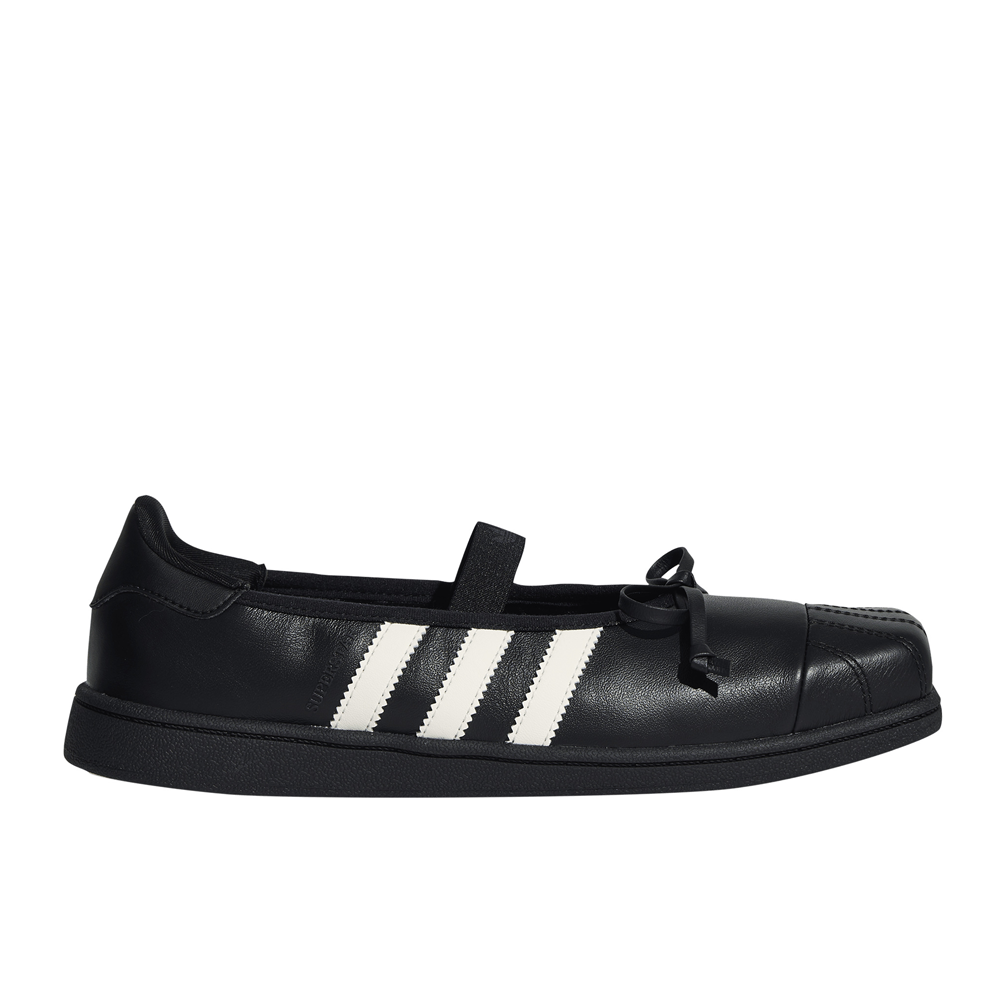 LB3787_1_FOOTWEAR_Photography_SideLateralCenterView_whitecopy.png