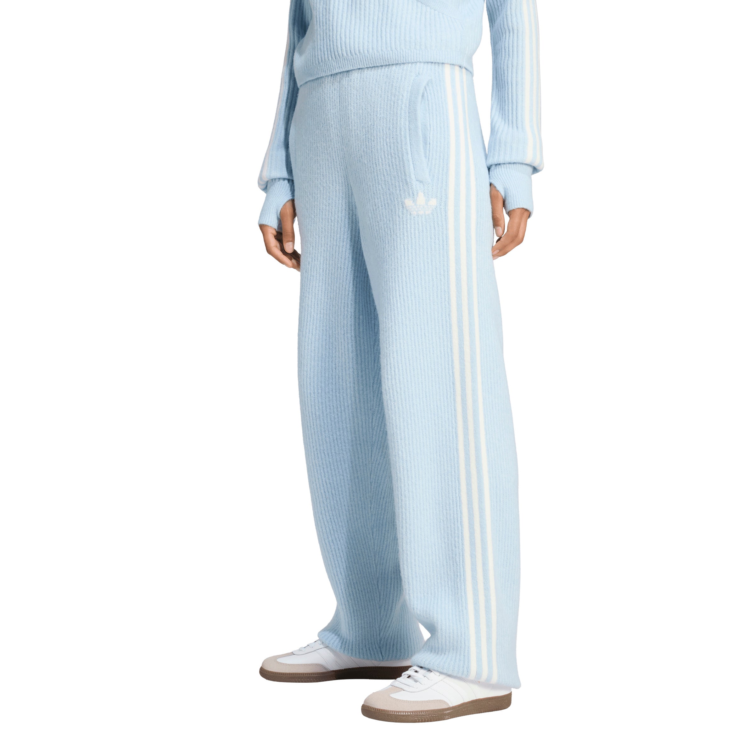 LD8917_2_APPAREL_OnModel_StandardView_white.jpg