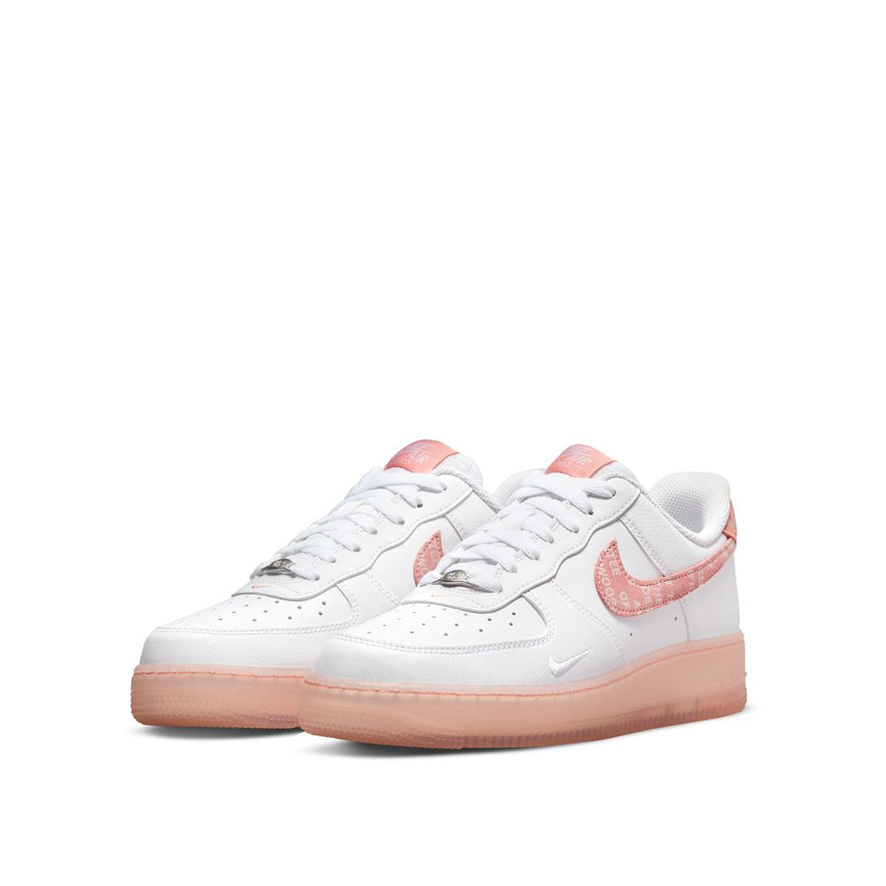 Nike Women's Air Force 1 '07 LV8
