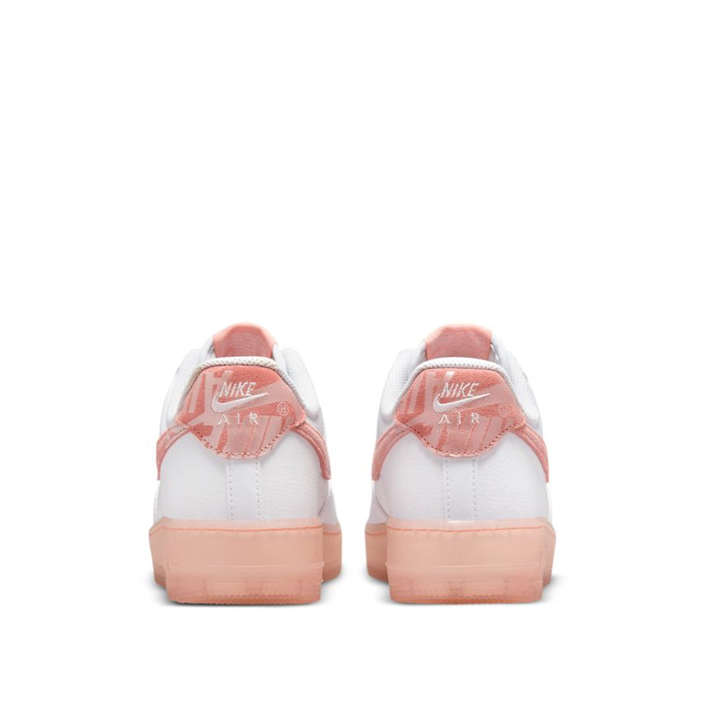 Nike Women's Air Force 1 '07 LV8