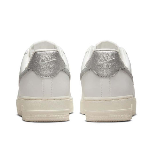 Nike Women's Air Force 1 '07 Shoes
