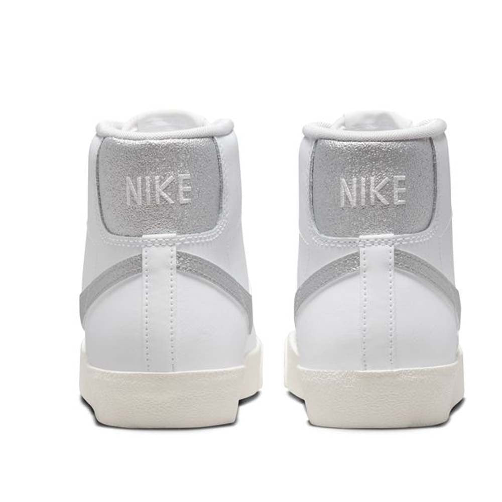 Nike  Women's Blazer Mid '77 ESS Casual Shoes
