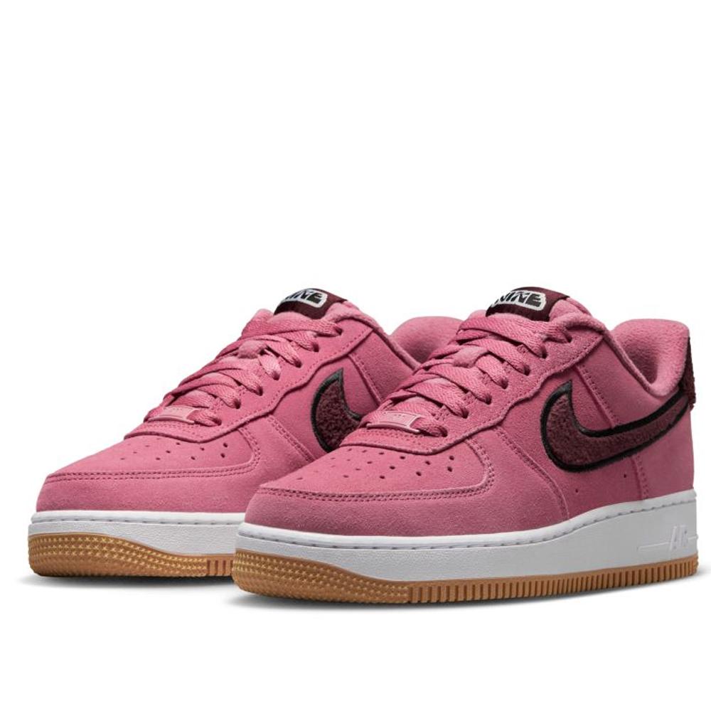 Nike Women's Air Force 1 '07 SE Shoes