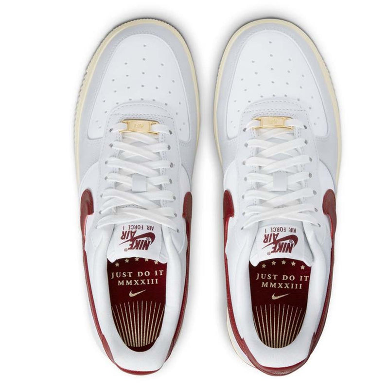 Nike Women's Air Force 1 '07 SE Shoes